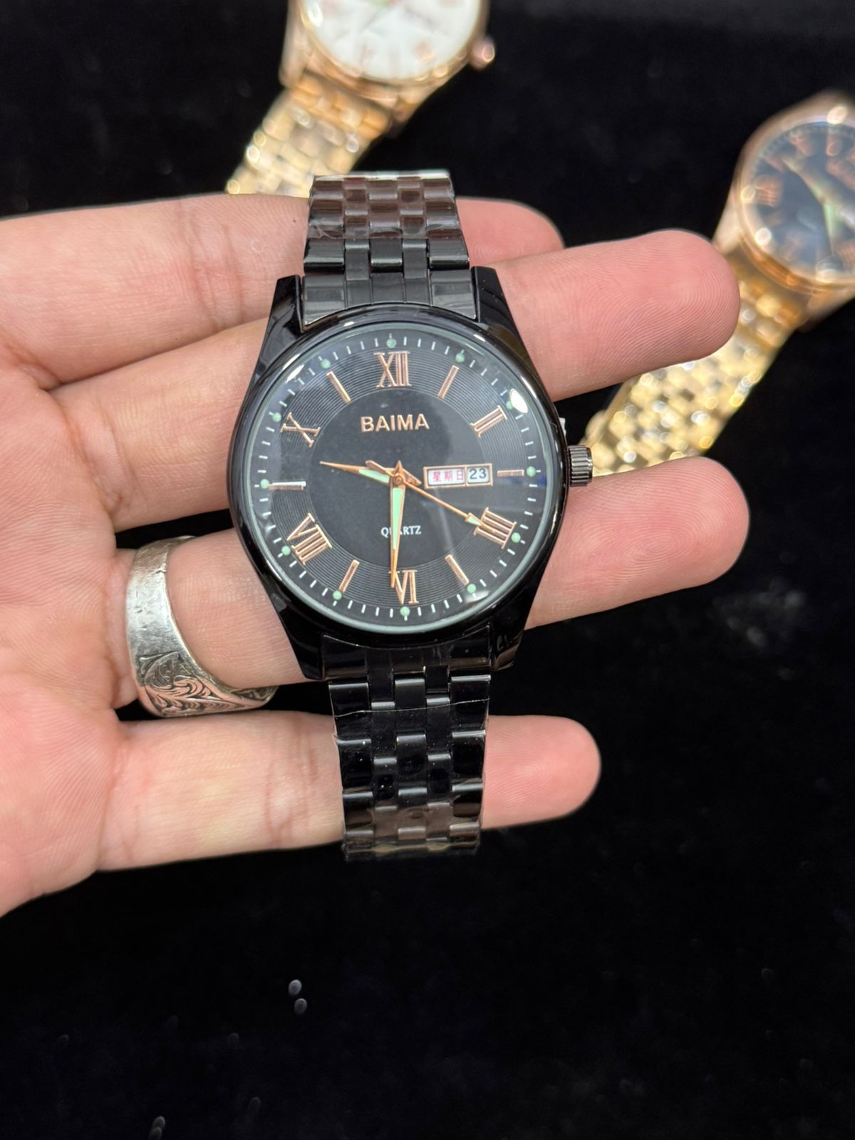 Baima Quartz Stainless Steel Wristwatch – Roman Numerals with Day & Date Display
